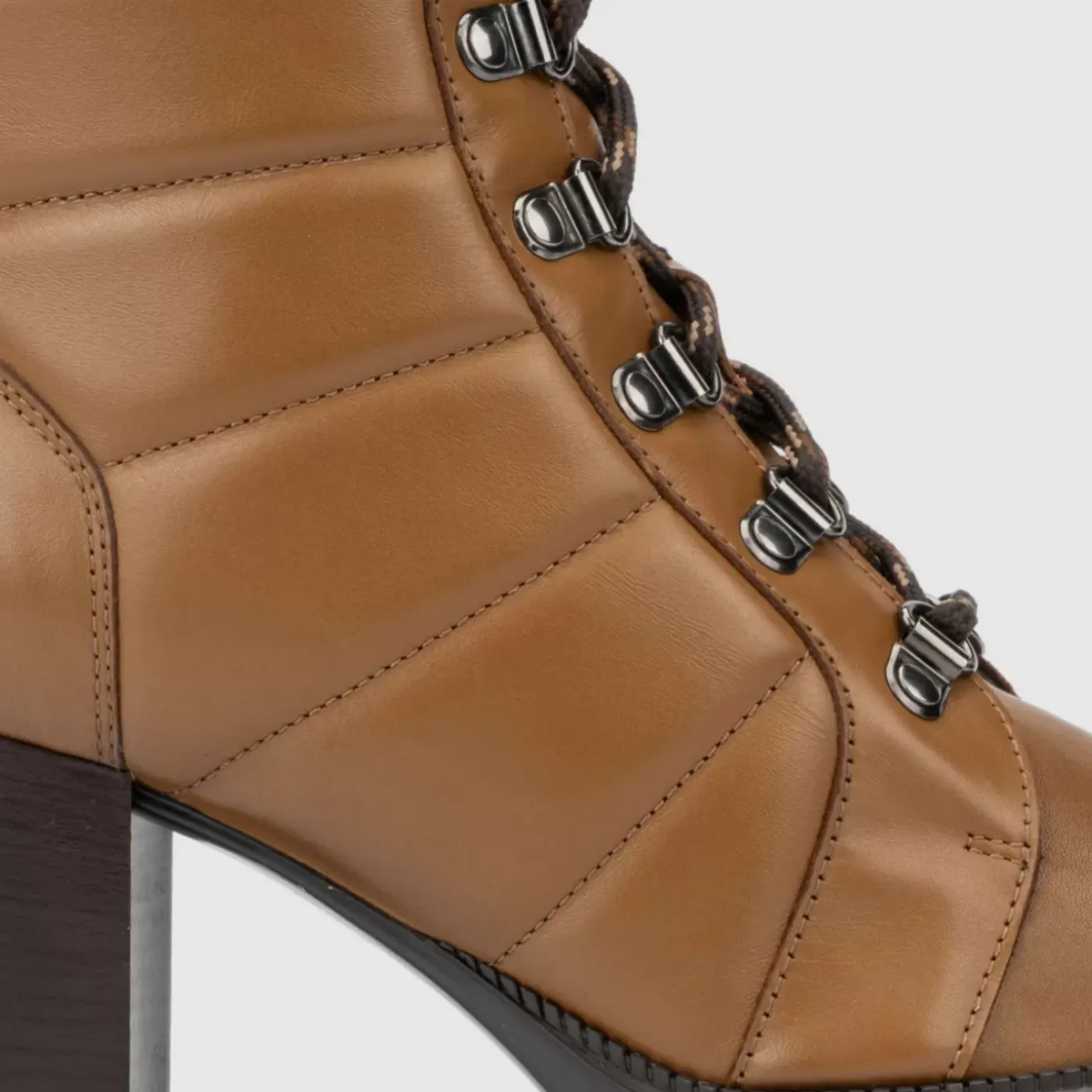 Online Ivanya Women Boots